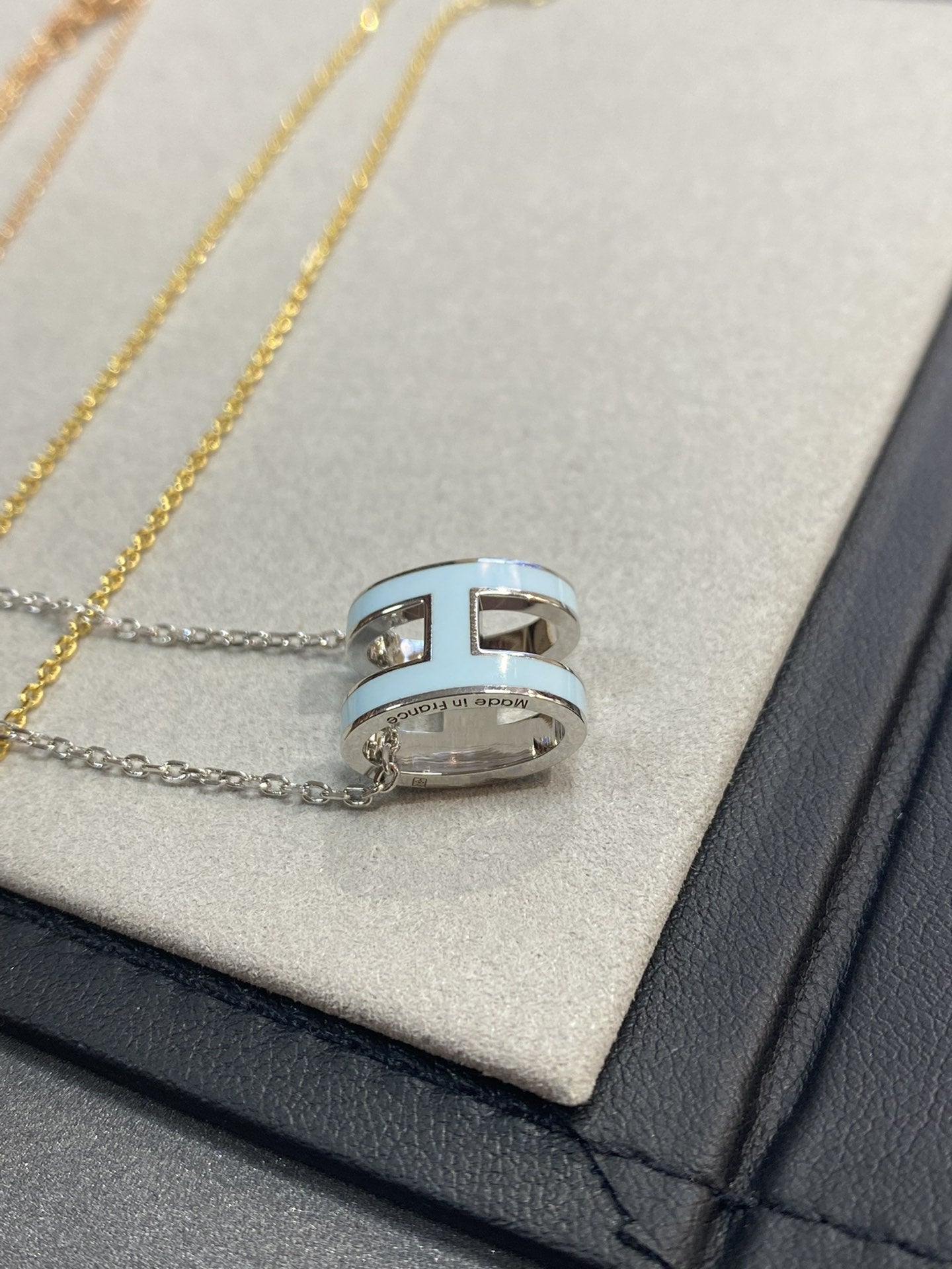 ¡®Moco¡¯POP H LIGHT BLUE NECKLACE