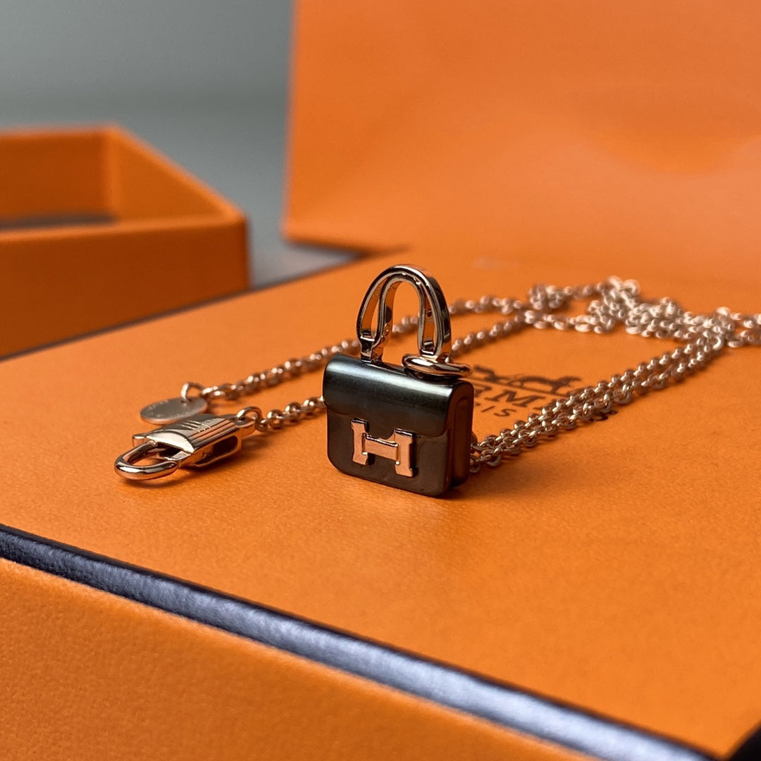 ¡®Moco¡¯CONSTANCE BLACK PEDANT PINK GOLD NECKLACE