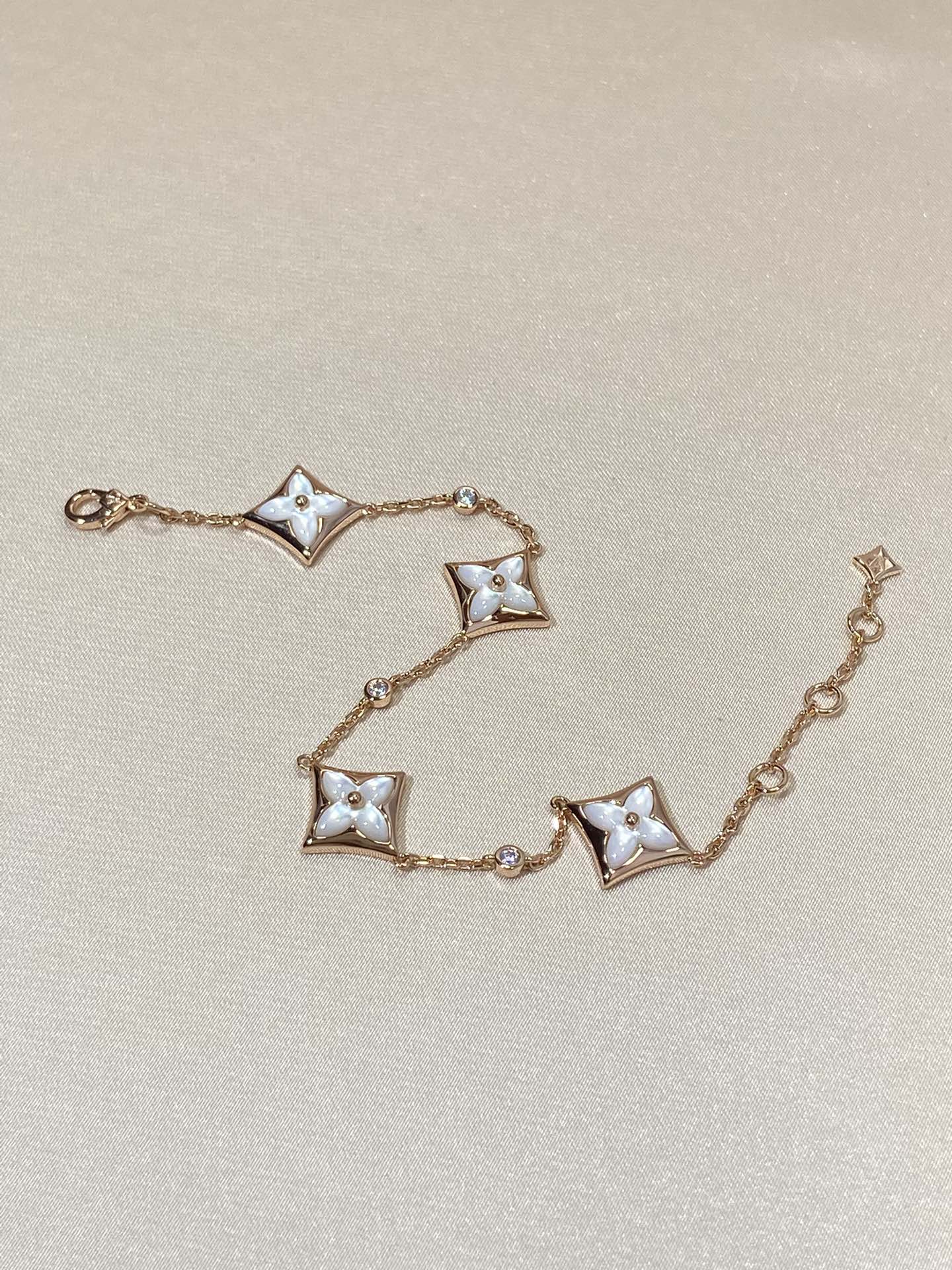 ¡®Moco¡¯STAR 4 MOTIF MOP DIAMOND PINK GOLD BRACELET