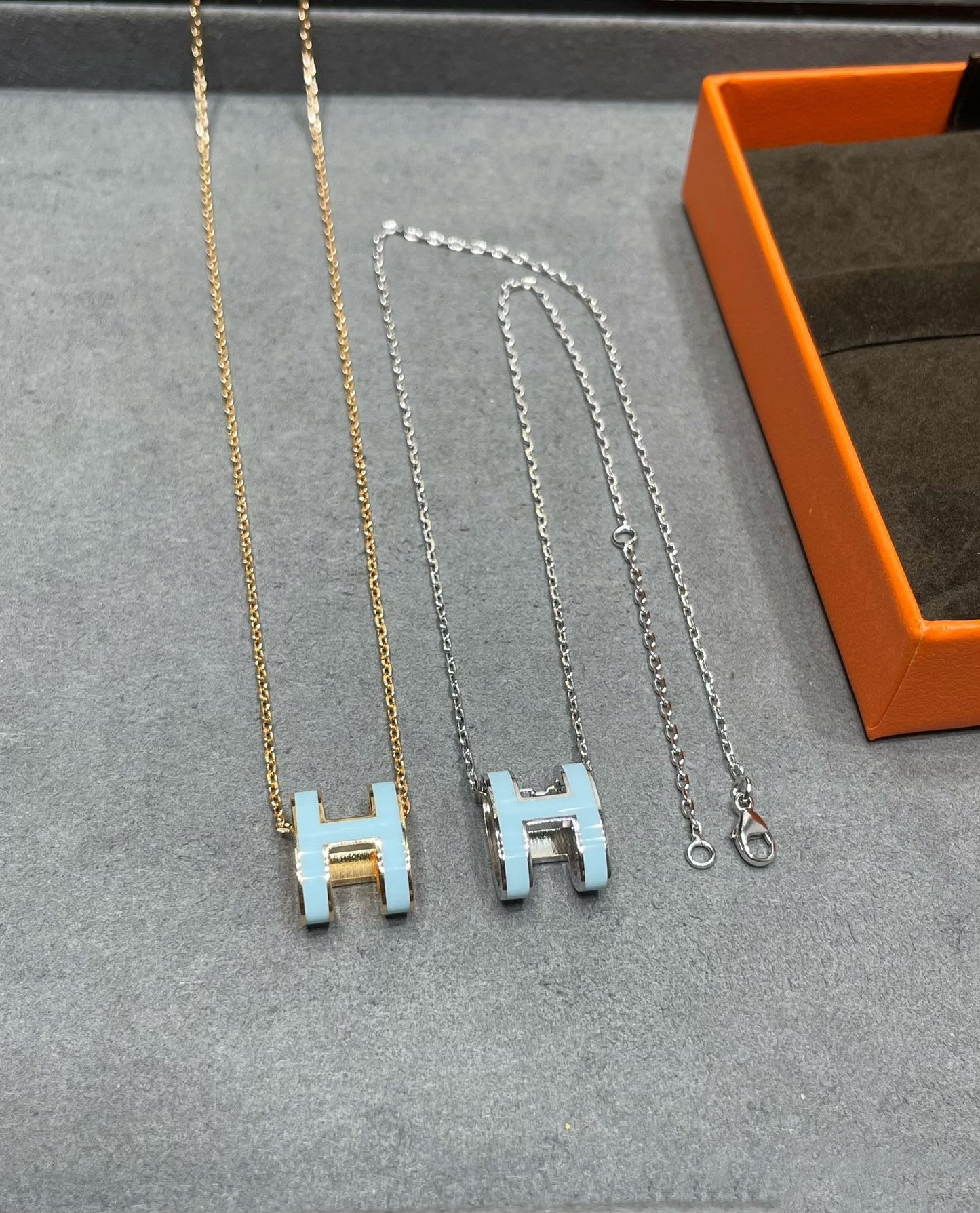 ¡®Moco¡¯POP H SKY BLUE NECKLACE