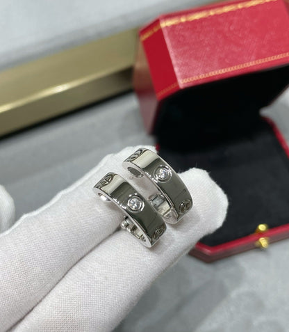¡®Moco¡¯LOVE 5.5MM 1 DIAMOND EARRINGS