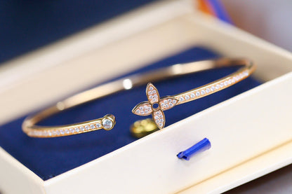 ¡®Moco¡¯IDYLLE PINK GOLD OPEN BRACELET DIAMOND PAVED