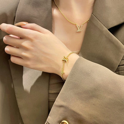 ¡®Moco¡¯LOGO STAR MOTIF GOLD BRACELET