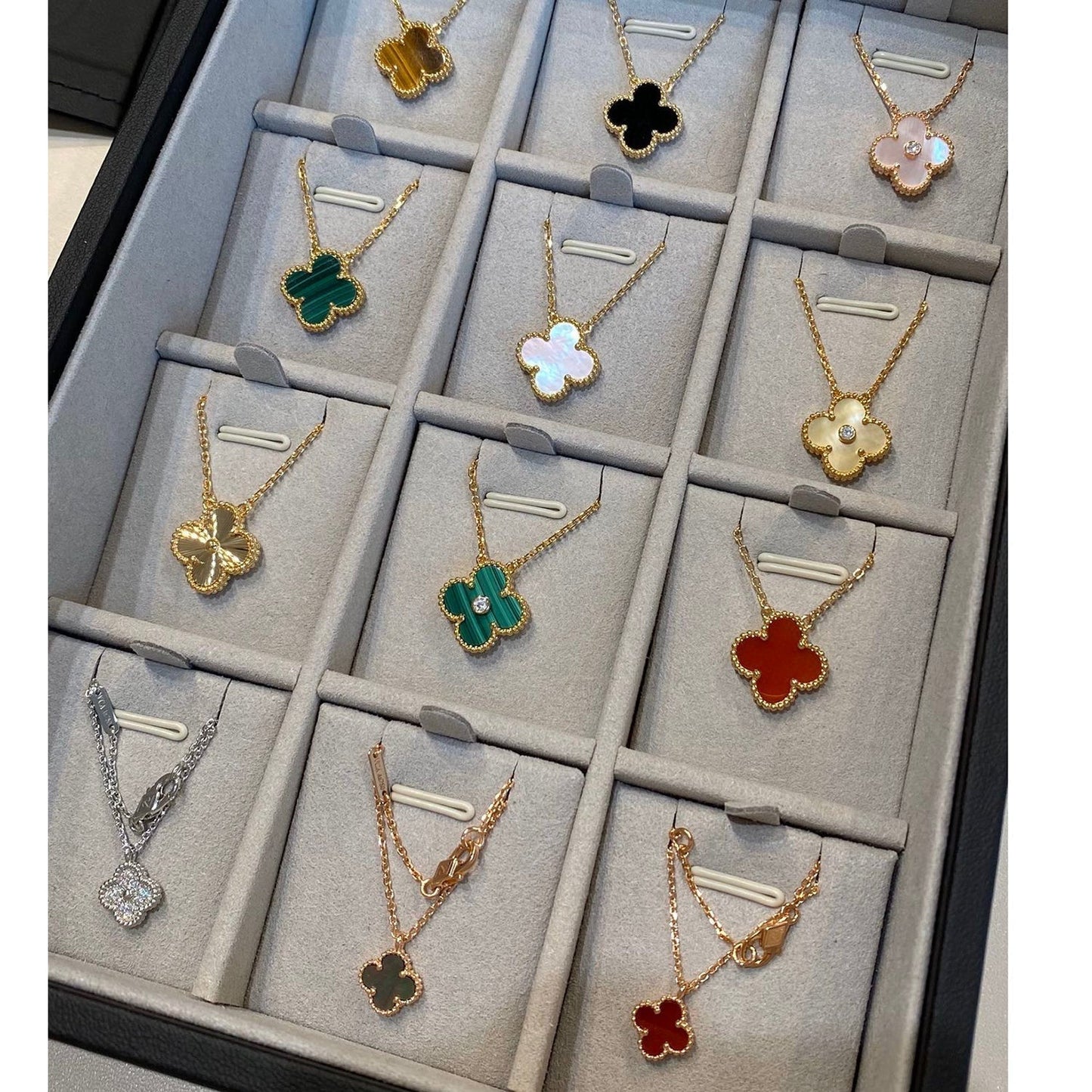¡®Moco¡¯CLOVER 15MM CARNELIAN SINGLE FLOWER NECKLACE