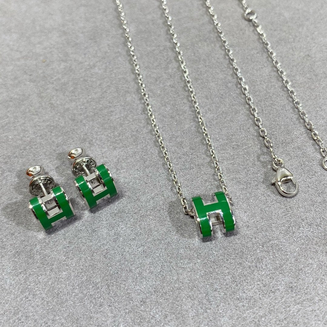 ¡®Moco¡¯POP H GREEN NECKLACE SILVER AND GOLD
