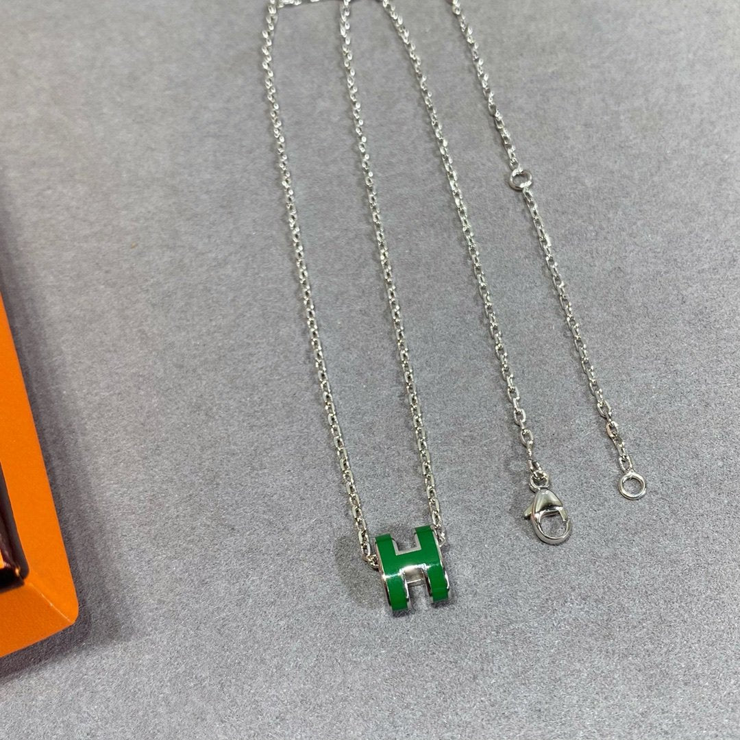 ¡®Moco¡¯POP H GREEN NECKLACE SILVER AND GOLD