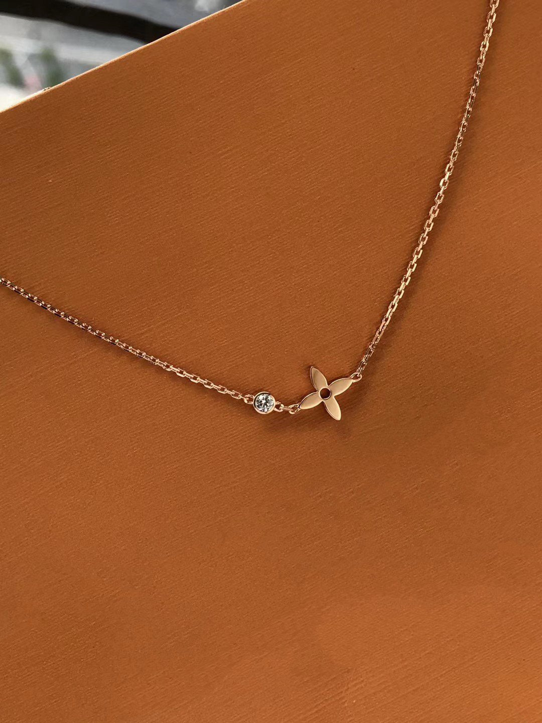 ¡®Moco¡¯BLOSSOM PENDANT PINK GOLD AND DIAMOND