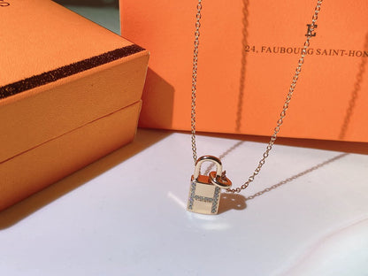 ¡®Moco¡¯HM ADVANCED NICHE LOCK HEAD NECKLACE DIAMONDS