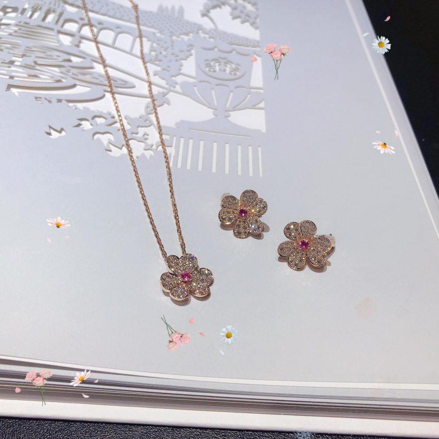 ¡®Moco¡¯FRIVOLE PINK GOLD FLOWER DIAMOND EARRINGS