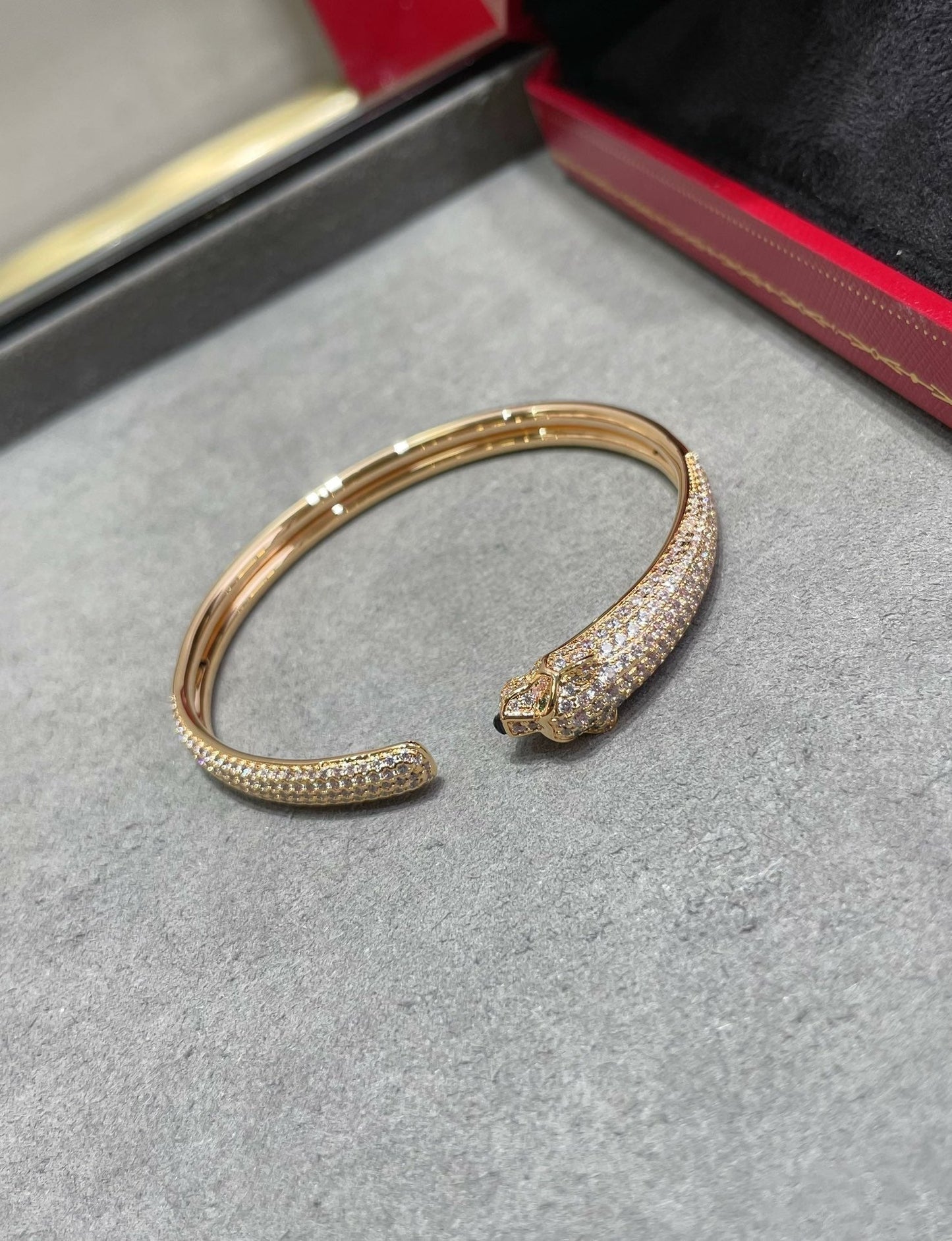 ¡®Moco¡¯PANTHERE FULL DIAMOND OPEN BRACELET